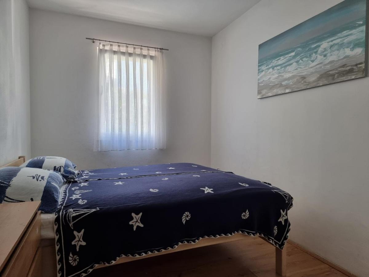 The Golden Grotto Apartments Novalja Bagian luar foto