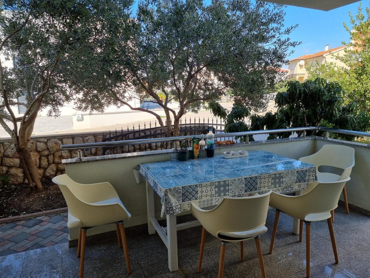 The Golden Grotto Apartments Novalja Bagian luar foto