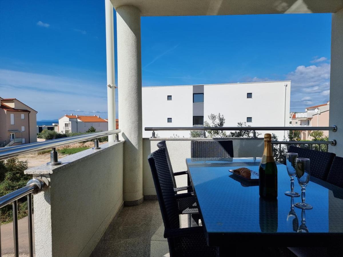 The Golden Grotto Apartments Novalja Bagian luar foto