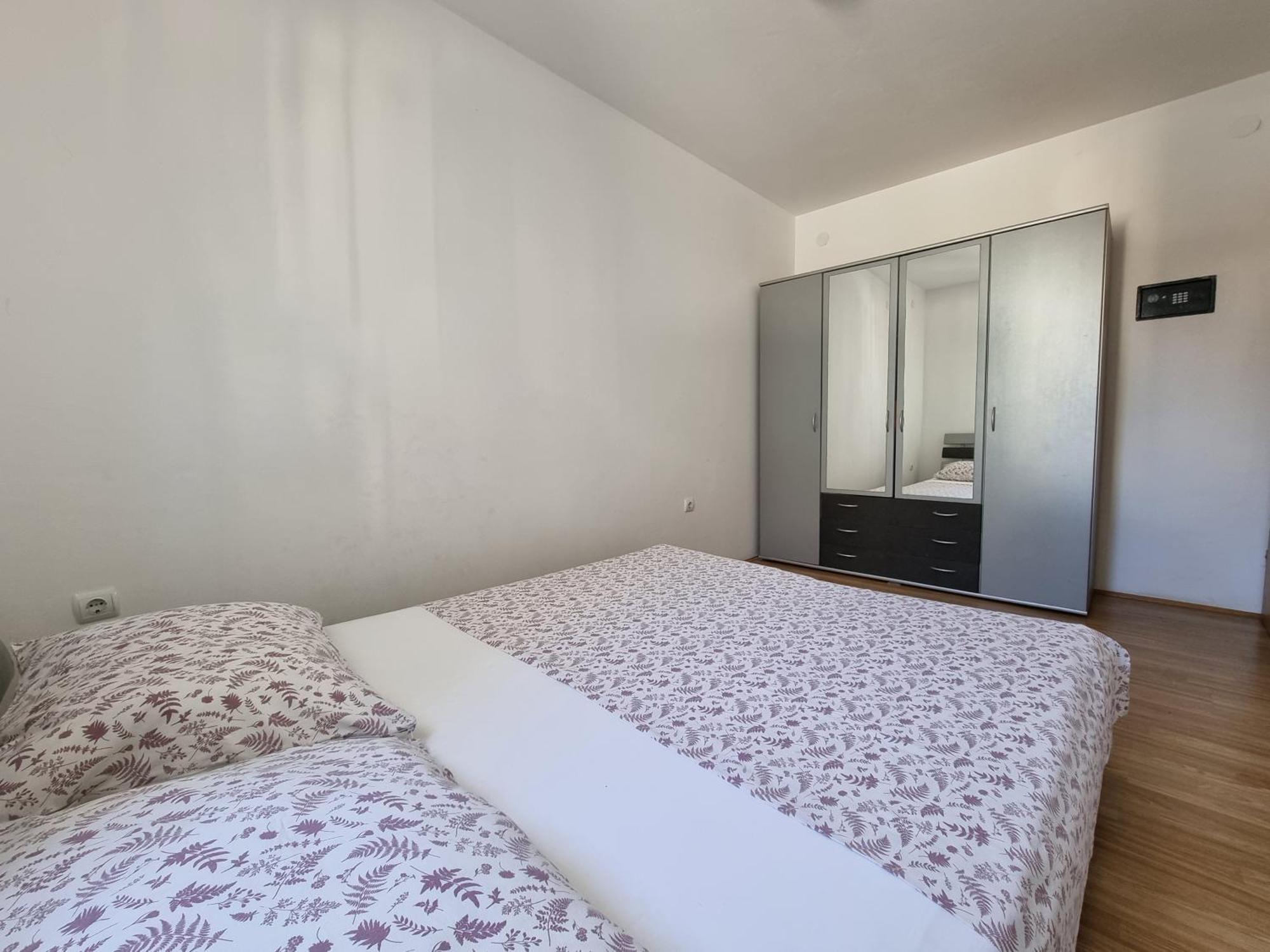 The Golden Grotto Apartments Novalja Bagian luar foto